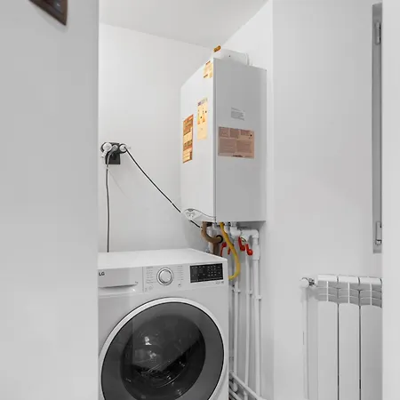 Chic In The Heart Of - Walk To Old Town Apartment Bucharest