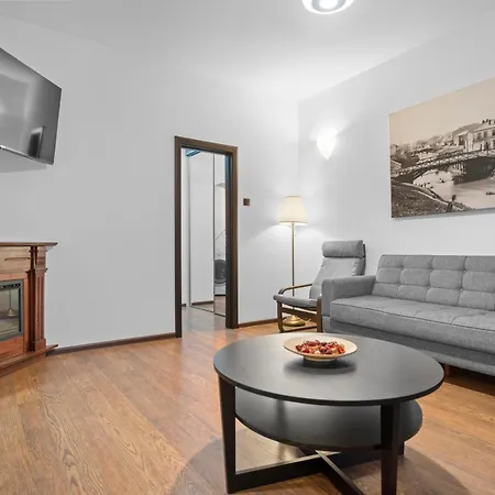 Chic In The Heart Of - Walk To Old Town Bucharest