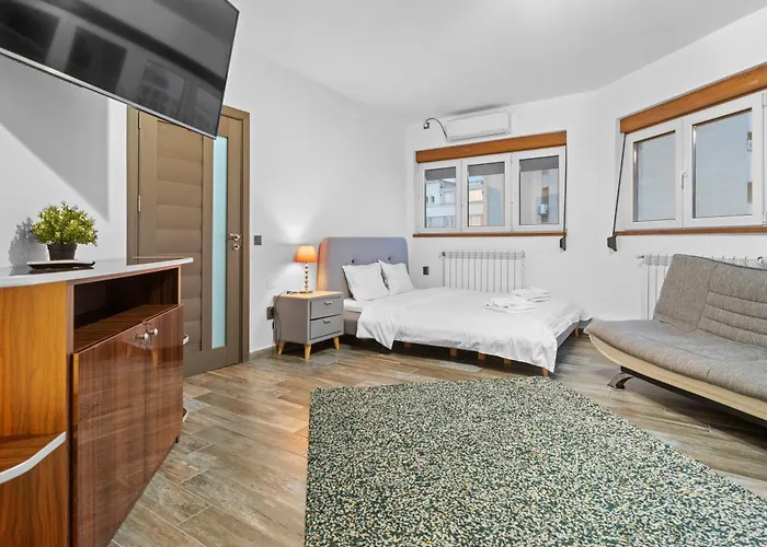 Chic In The Heart Of - Walk To Old Town Apartament *