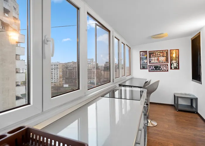 Chic In The Heart Of - Walk To Old Town * بوخارست