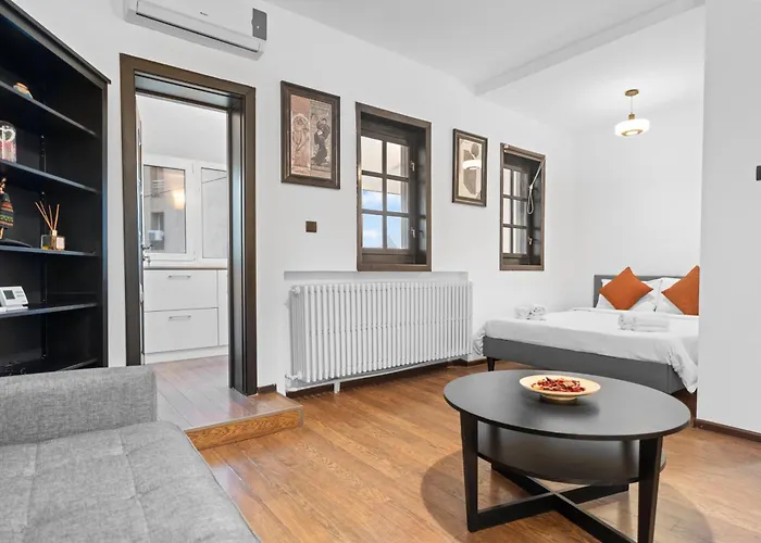 Chic In The Heart Of - Walk To Old Town Apartament